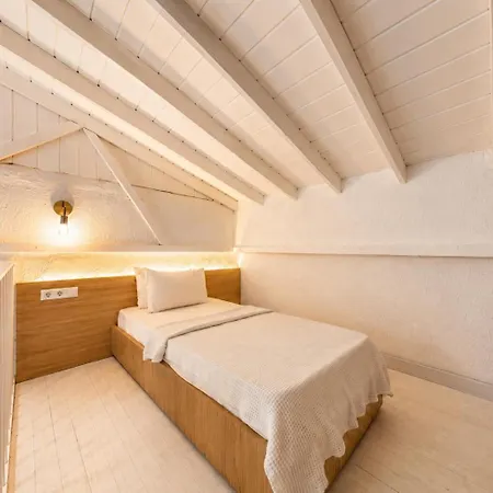 Voger Social Hotel